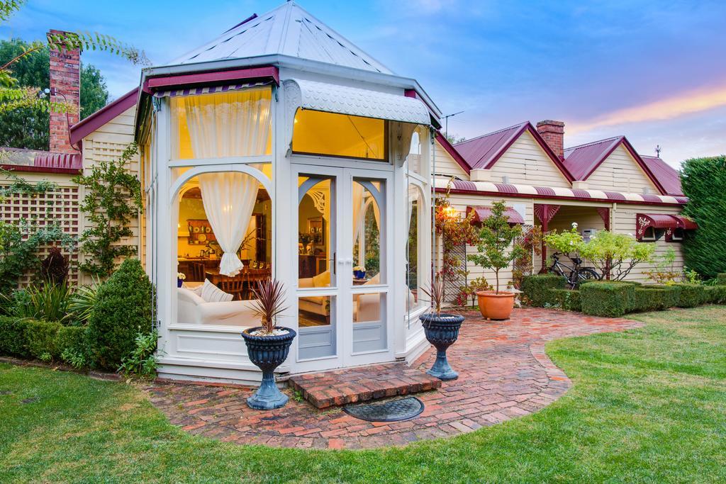 Barnsley House Bed And Breakfast Beechworth Exterior photo