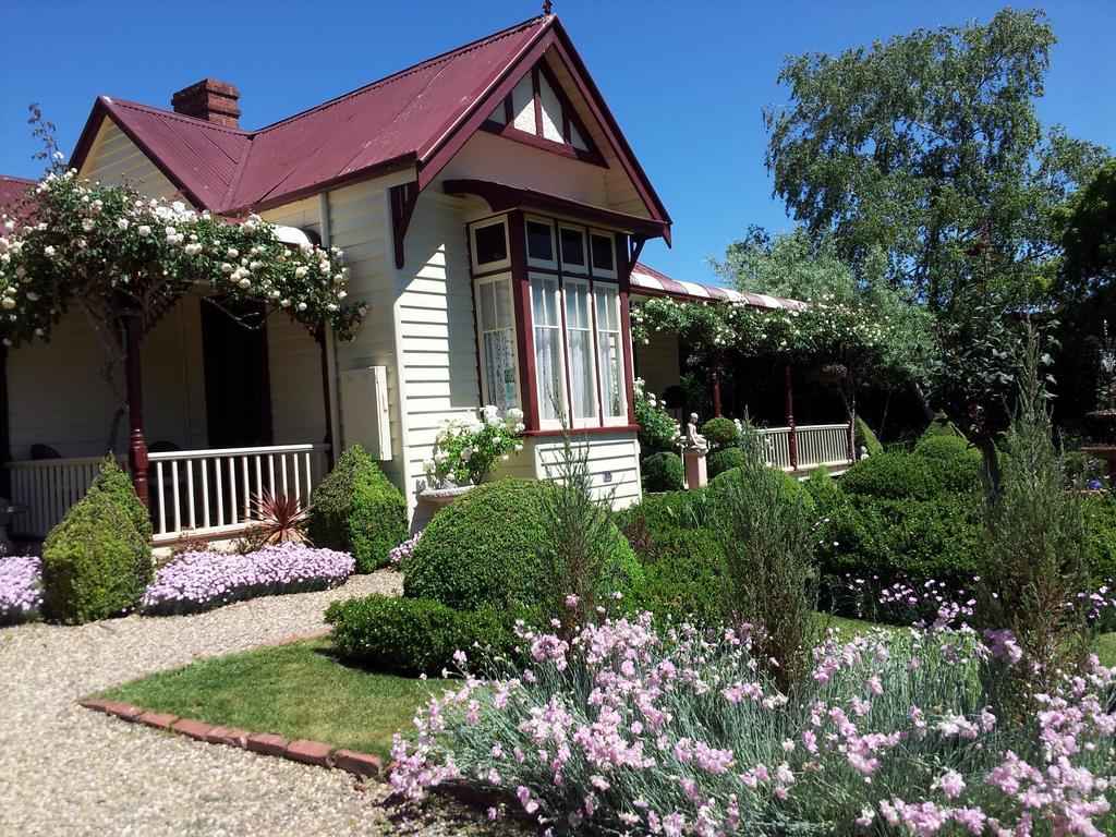 Barnsley House Bed And Breakfast Beechworth Exterior photo