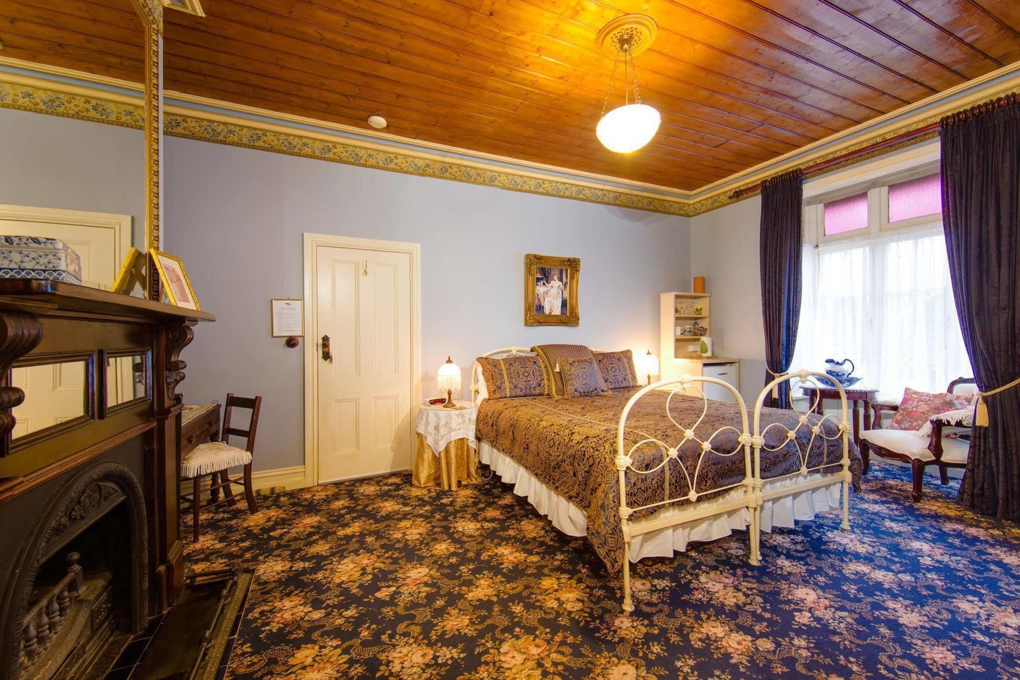 Barnsley House Bed And Breakfast Beechworth Exterior photo